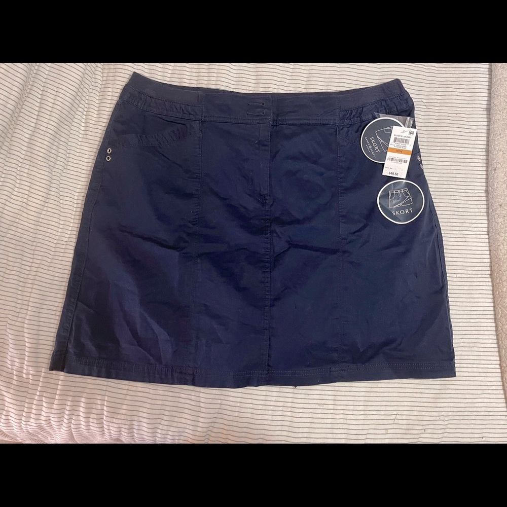 Size 16W Navy Blue Skort NWT